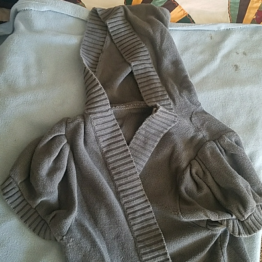 Short sleeve, hooded sweater